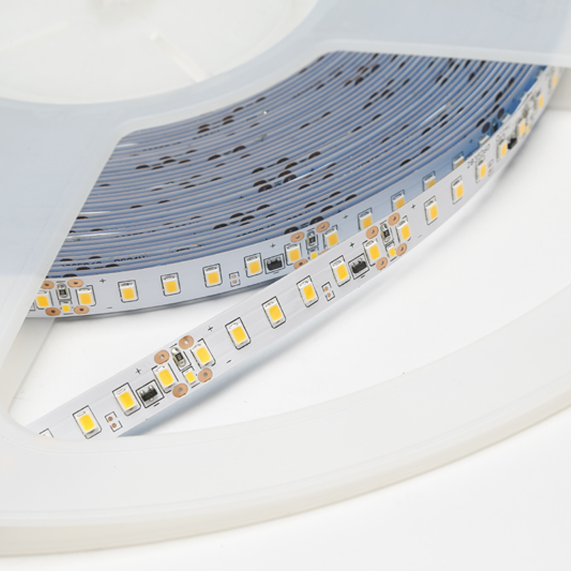 Висококачествен DC12V не водоустойчив IP20 Smd 2835 120LED / M 1200lumen Вътрешен LED ленти светлини
