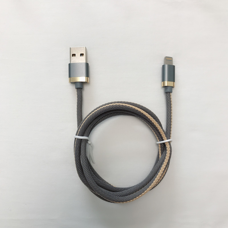 Плетен 3.0A бързо зареждащ се кръгъл алуминиев корпус USB кабел за данни за микро USB, тип C, iPhone светкавично зареждане и синхронизация