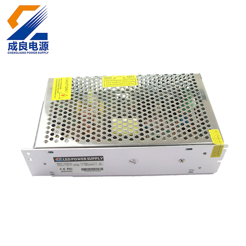 110V 220V AC DC LED драйвер 12V 20A 240W Захранване за LED светлини CCTV Камера Машинни двигатели